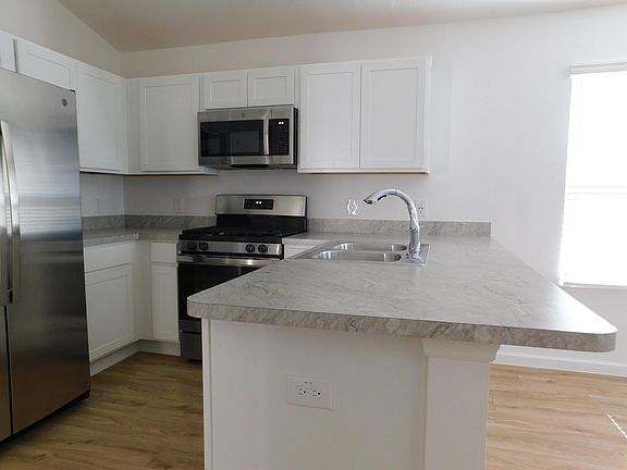 5th image of 760 Brandham St