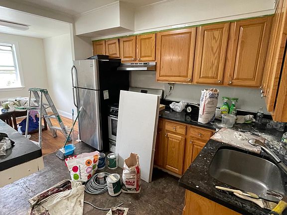 4th image of 149 Mayfair Dr N #2