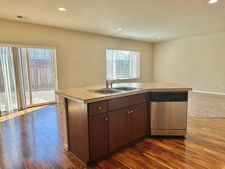 2671 Laura Vista Dr NW — Photo 17