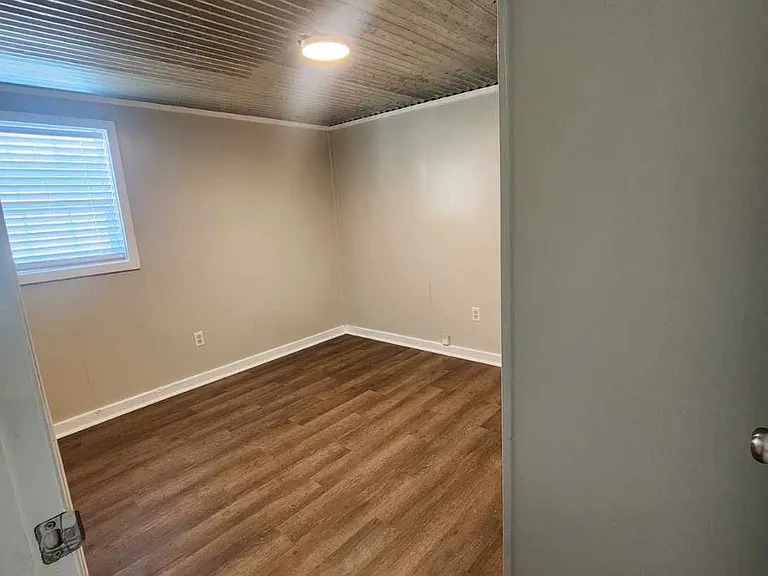 111 Hill St — Photo 11
