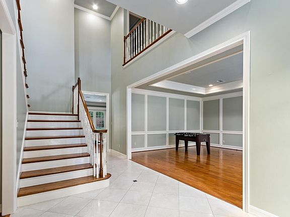 2nd image of 4890 Littlewood Dr