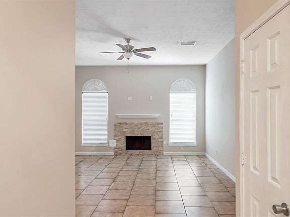 3rd image of 24819 Trailstone Ct