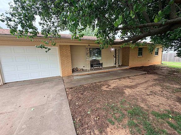 2nd image of 806 S 9th St