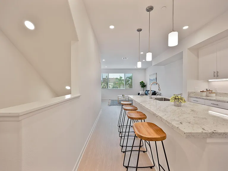 River Gate Townhomes — Photo 16