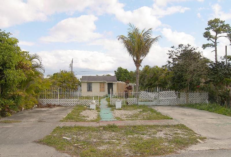 2nd image of 348 Martin Ave