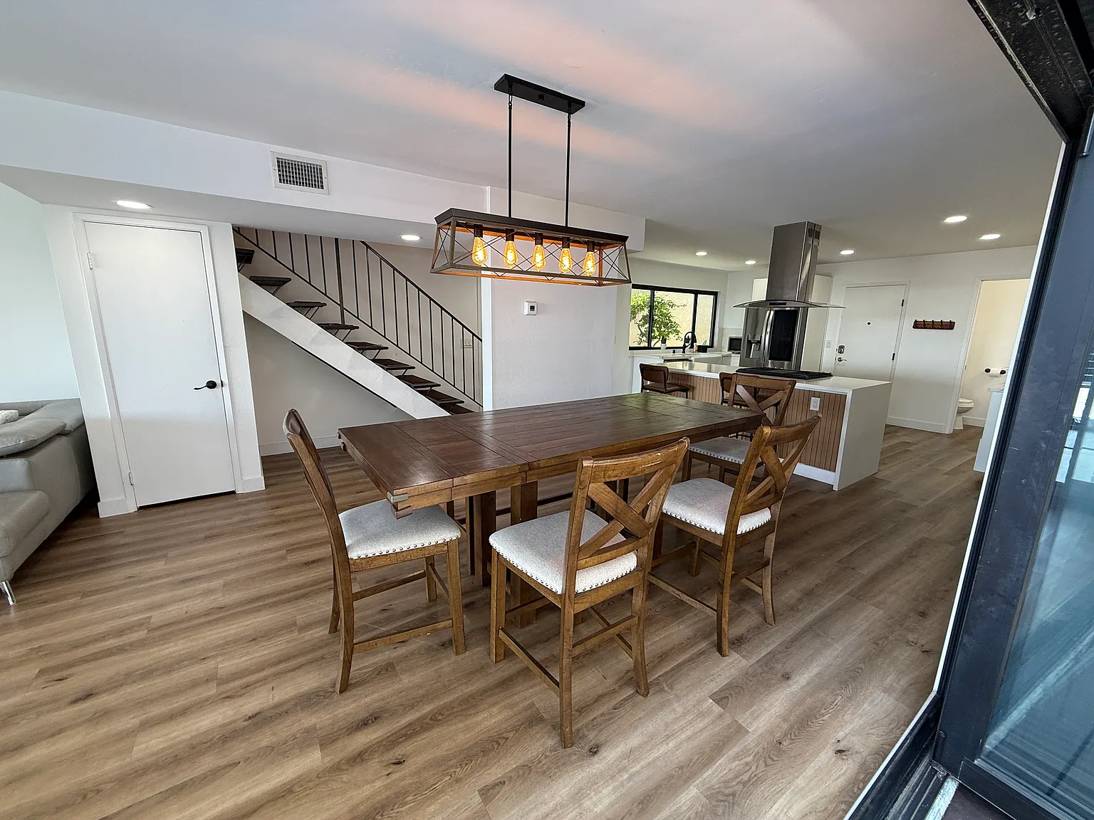 3 bed, 2.5 bath, 1717 sqft, $14,500 — Photo 4