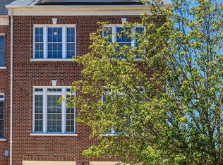 4529 Fair Valley Dr, Fairfax, VA 22033