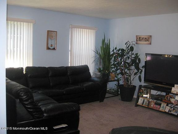 5th image of 453 Rose Ct
