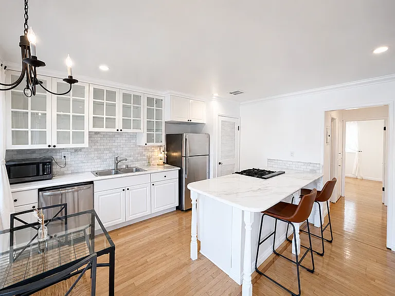 1028 12th St #205 — Photo 7