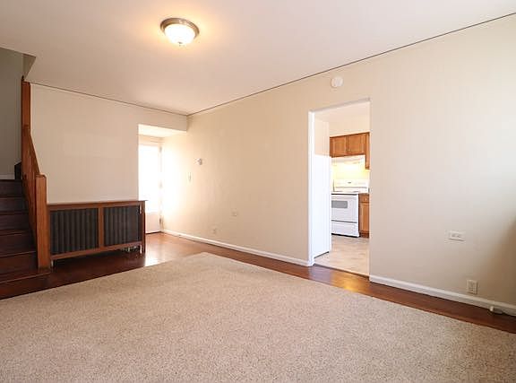 3rd image of 18 Chalmers Ln
