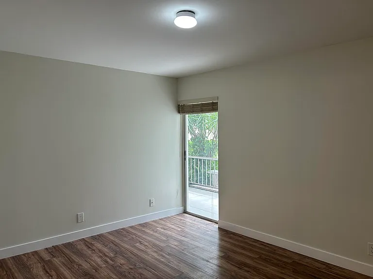 620 NW 13th St #15 — Photo 10