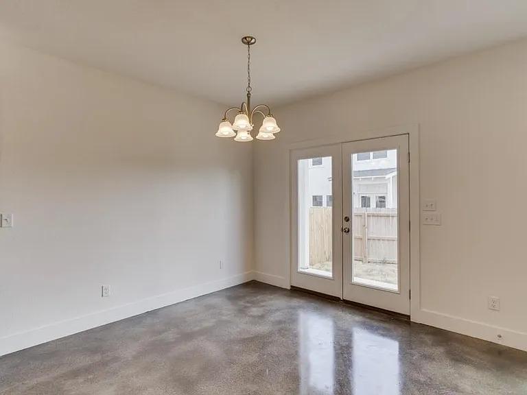 206 Topaz #1502 — Photo 9