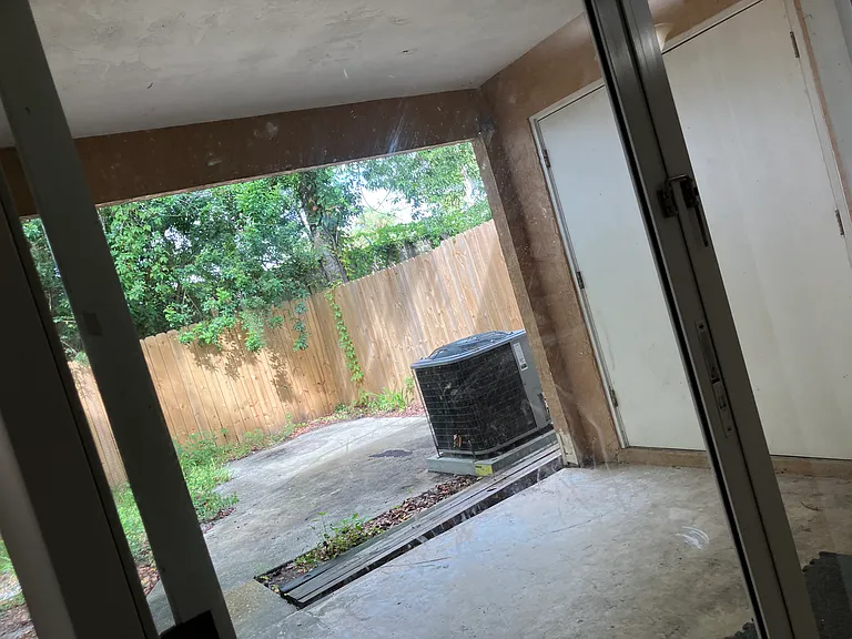 910 W Millard Ct — Photo 12