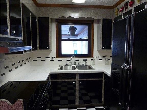 3rd image of 717 Towhee Dr