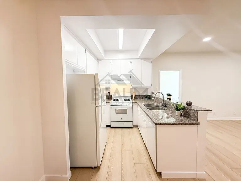11459 COLLINS ST. — Photo 9