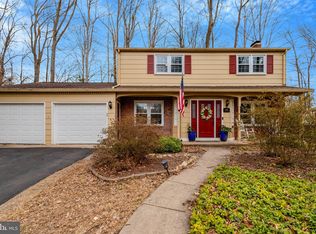 4816 Red Fox Dr, Annandale, VA 22003