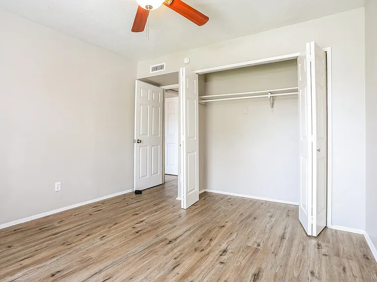 4141 Yellowleaf Dr — Photo 12
