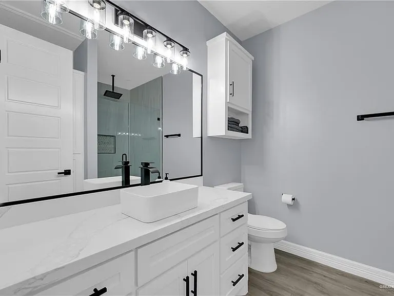 600 W Seminole Ave — Photo 14