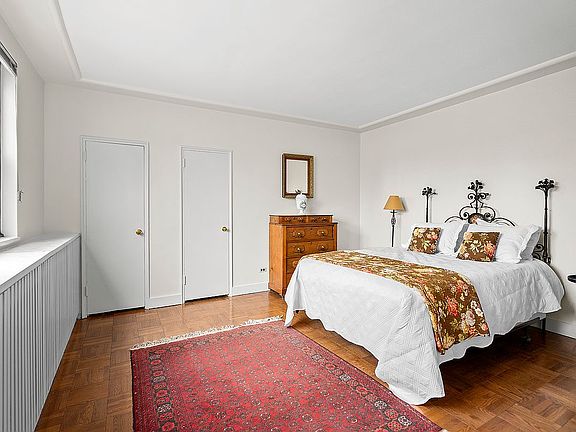 4th image of 315 E 72nd St #Phe