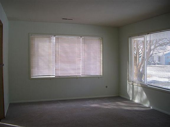 5th image of 615 W King St