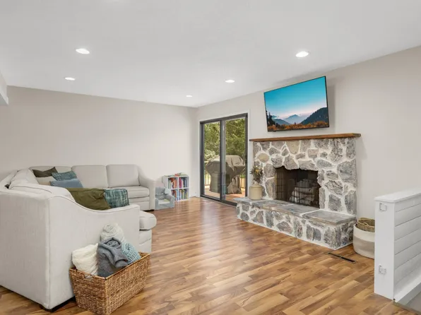 12420 Pineview Trl, Dayton, MN 55327