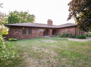 7666 Bishop Rd, Brighton, MI 48116