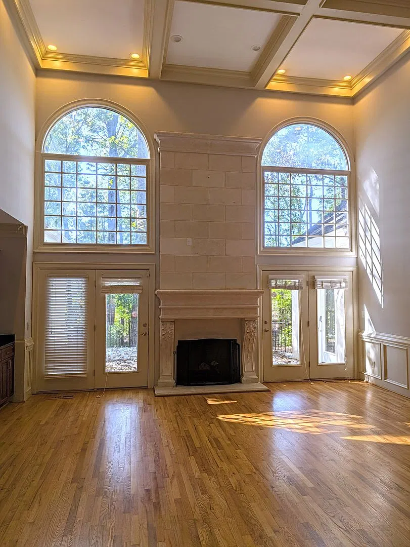 Piper Glen! Luxury 5 Bedroom Home! — Photo 2