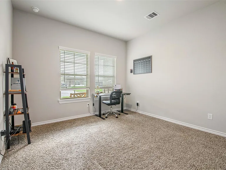 2160 Chief St — Photo 14