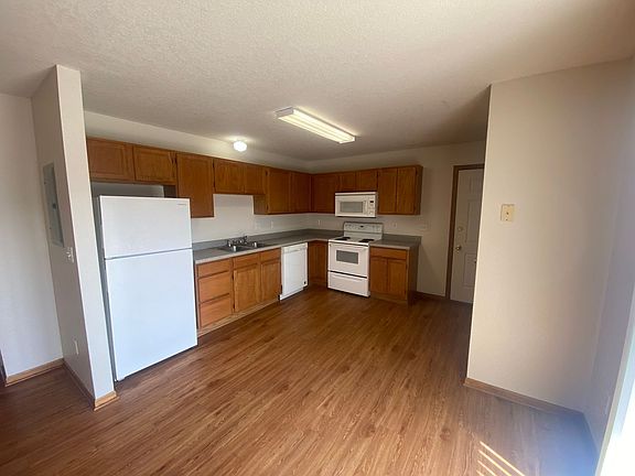 4th image of 906 Washington Ave SE #204