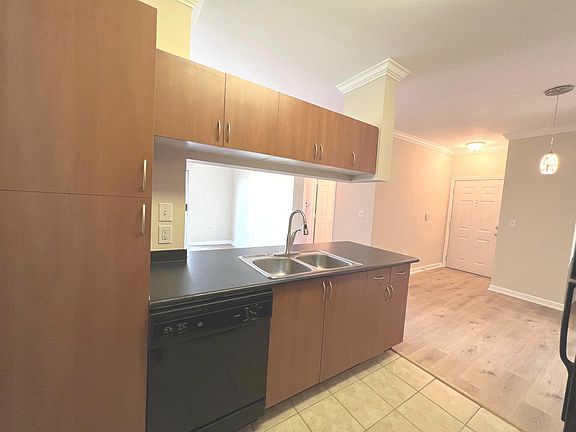 4th image of 19608 Galway Bay Cir APT 404