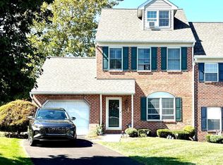 5 Charlemont Ct, Reading, PA 19607
