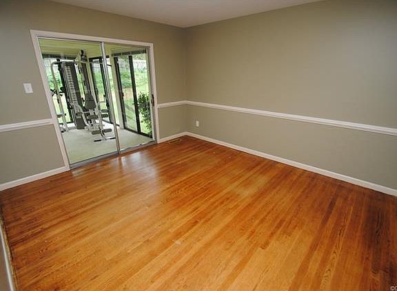 3rd image of 1115 Swissvale Pl