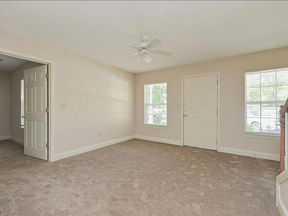 3rd image of 629 Bear Dr