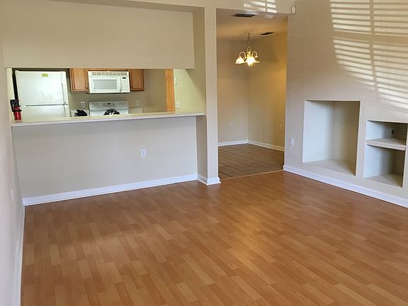 3rd image of 2738 W Tharpe St APT 905