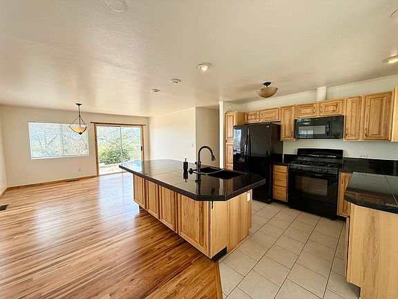 5th image of 507 W Delano Ave