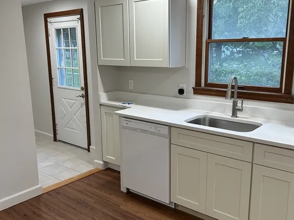 226 High St #1, Whitman, MA 02382