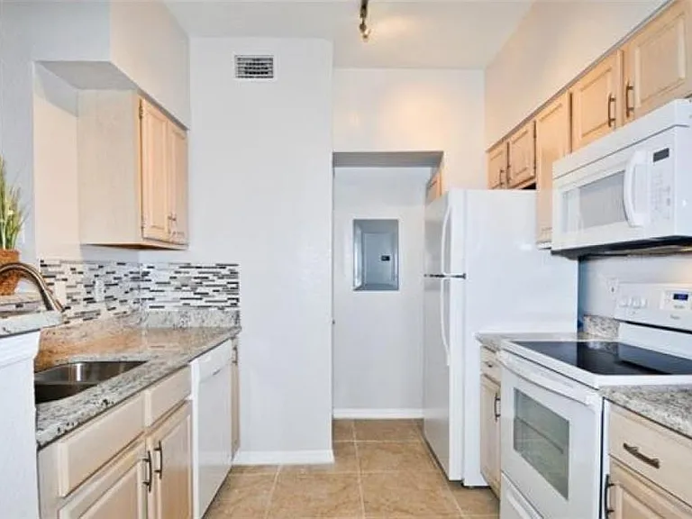 23500 Walden Center Dr #104 — Photo 8
