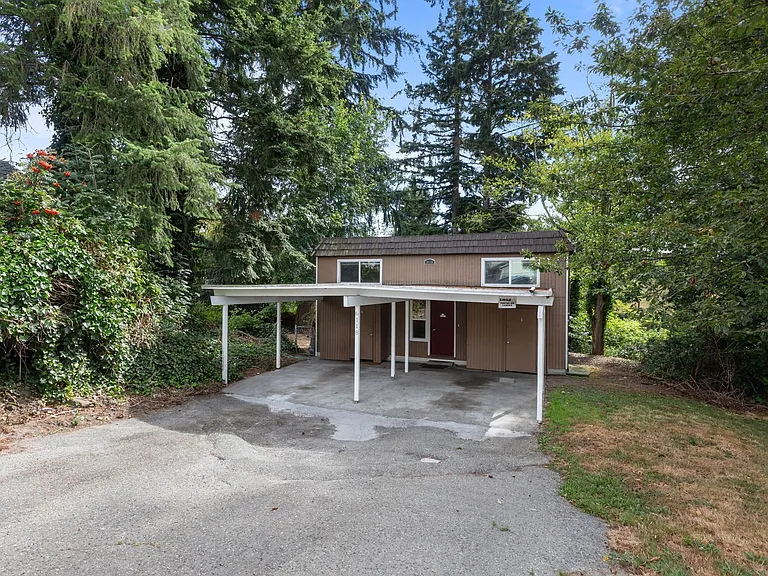 6118 Kenwood Dr — Photo 1