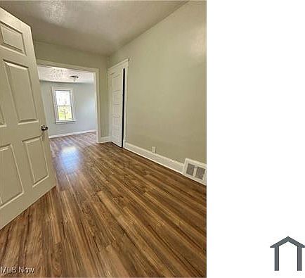 4th image of 11322 Woodstock Ave #Up