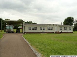 348 Strayhorn Lake Dr, Sarah, MS 38665