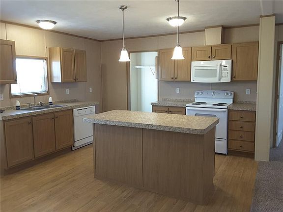 4th image of 1516 Lower Meadows Ln