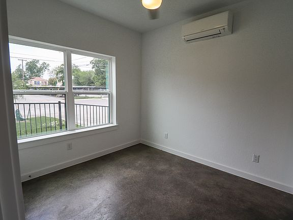 3rd image of 1731 W Gramercy Pl #Src8wj