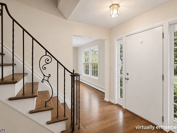 5th image of 378 FOREST HILL WAY
