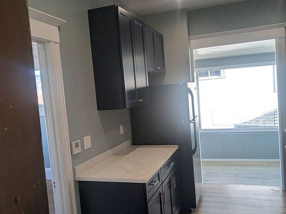 4th image of 747 54th St #4