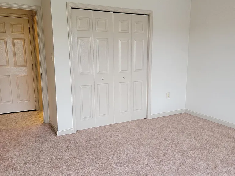 2097 Shady Oak Dr — Photo 12
