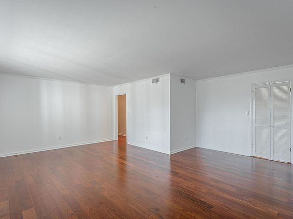 3rd image of 720 Bacon Trl APT 27
