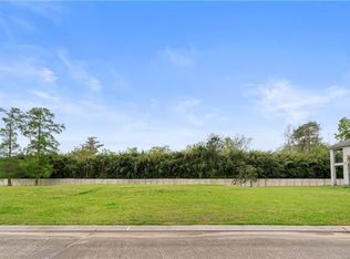 126 Pine Valley Dr, New Orleans, LA 70131