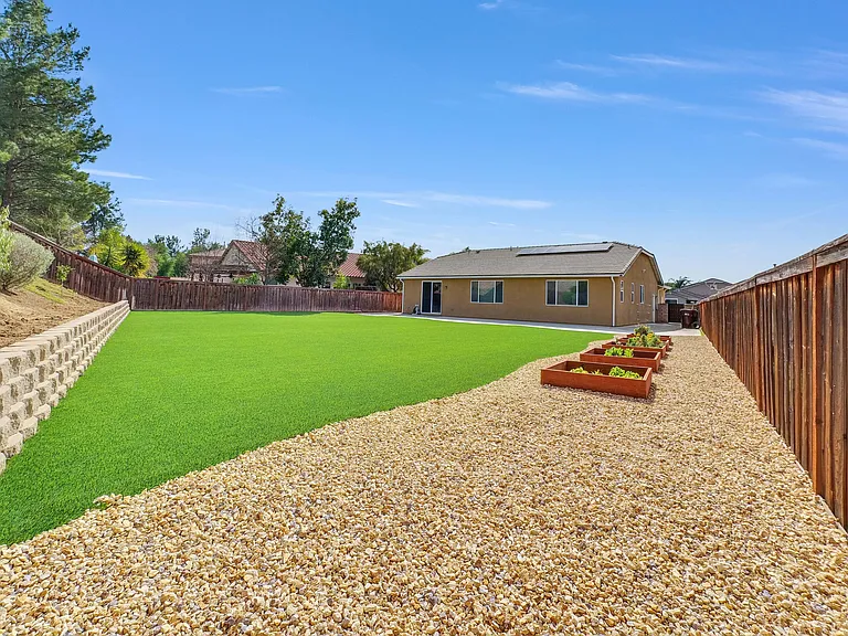 35452 Corte Los Robles — Photo 31