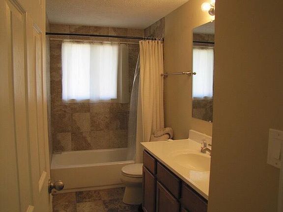 3rd image of 1027 Tobey Ct