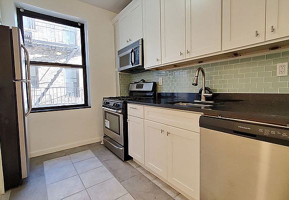 3rd image of 3405 Kings Hwy APT 5G